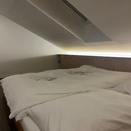 Palava Eu 8 *